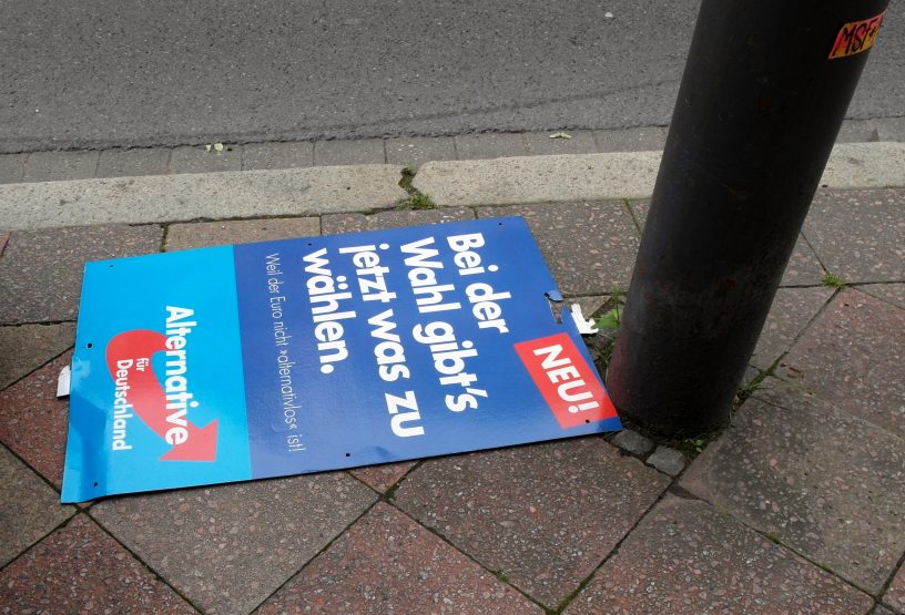 AFD plakat nedslagen